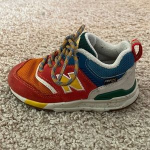 New Balance Size 8 997H Sneakers.